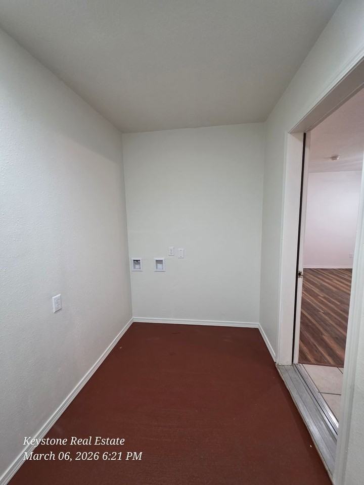 15454 - Photo 3 of 24