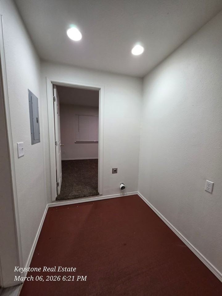 15454 - Photo 4 of 24