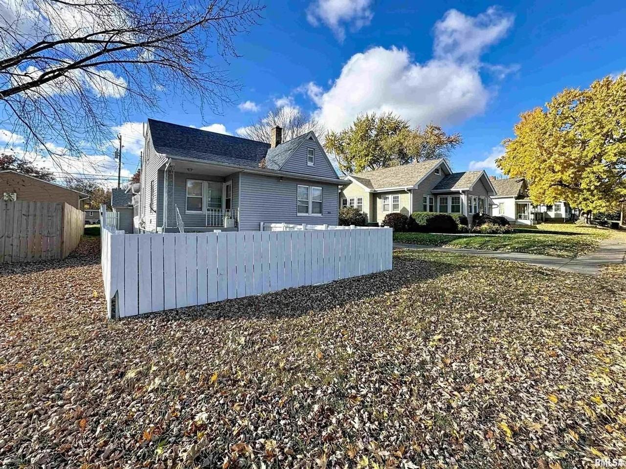 2350 38th St - Photo 3 of 23