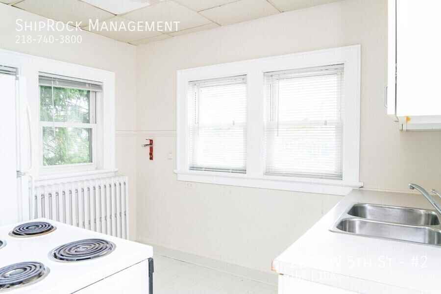 2210 W 5th St #2 - Photo 2 of 8