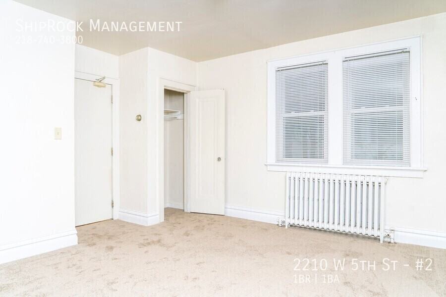 2210 W 5th St #2 - Photo 6 of 8