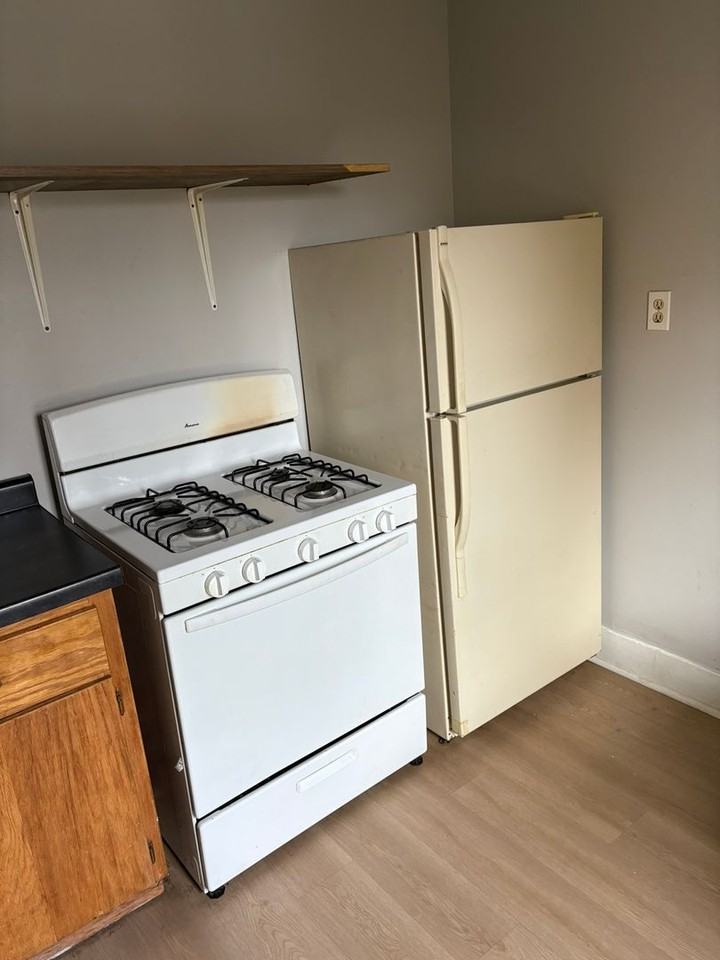 225 Allen St #4 - Photo 4 of 6