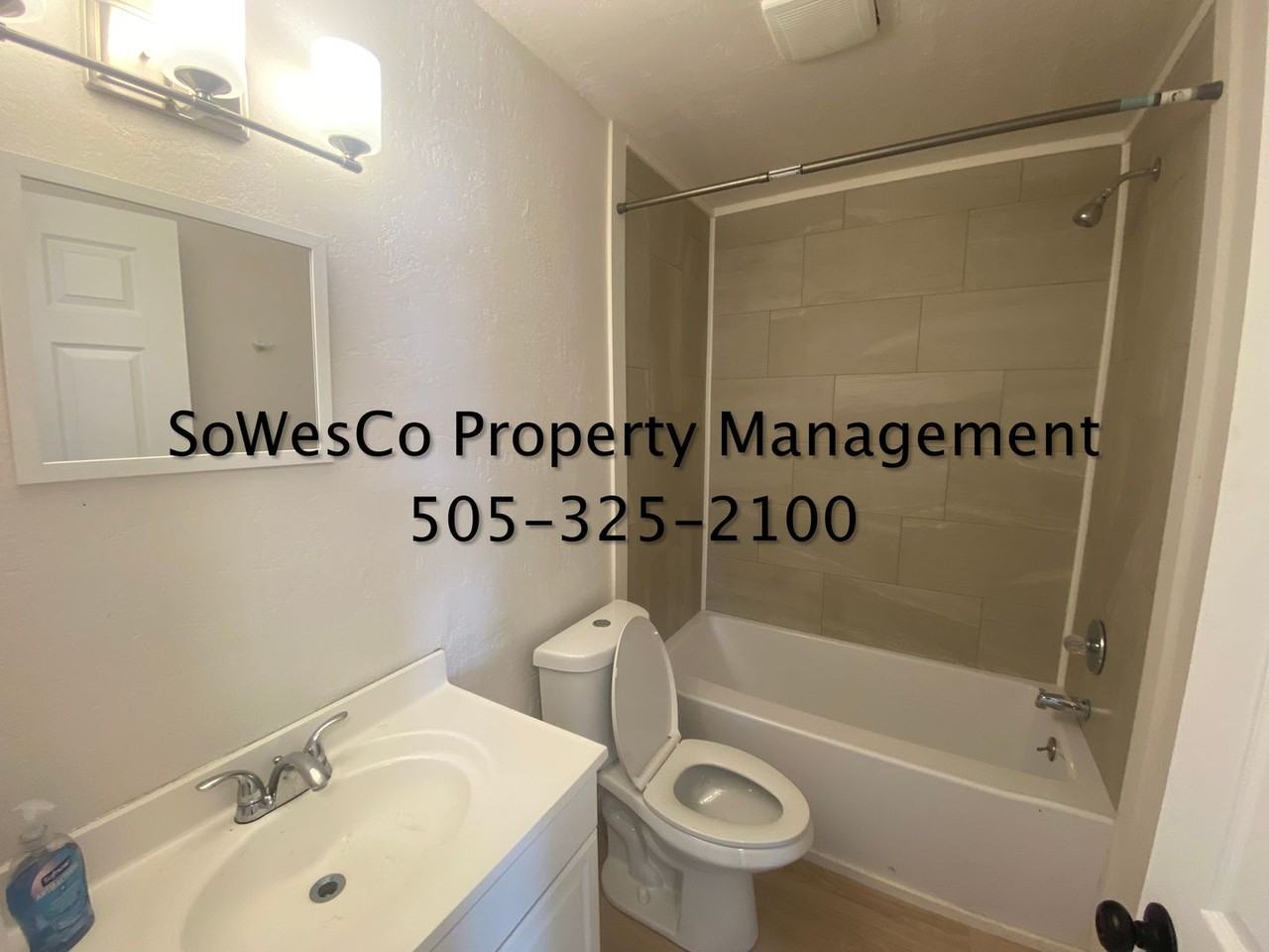 110 E Oak St - Photo 7 of 14