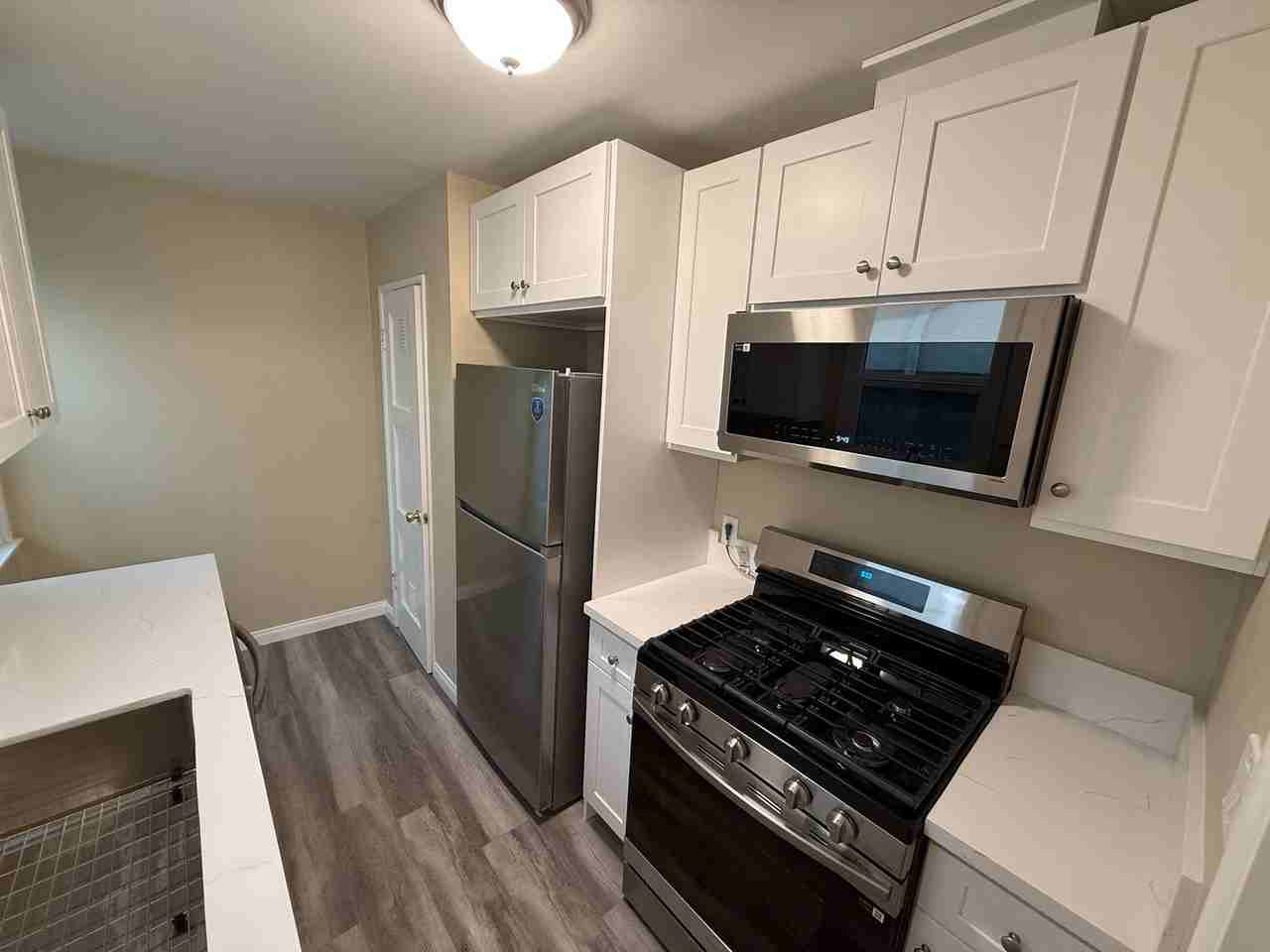 14259 Dickens St - Photo 7 of 10