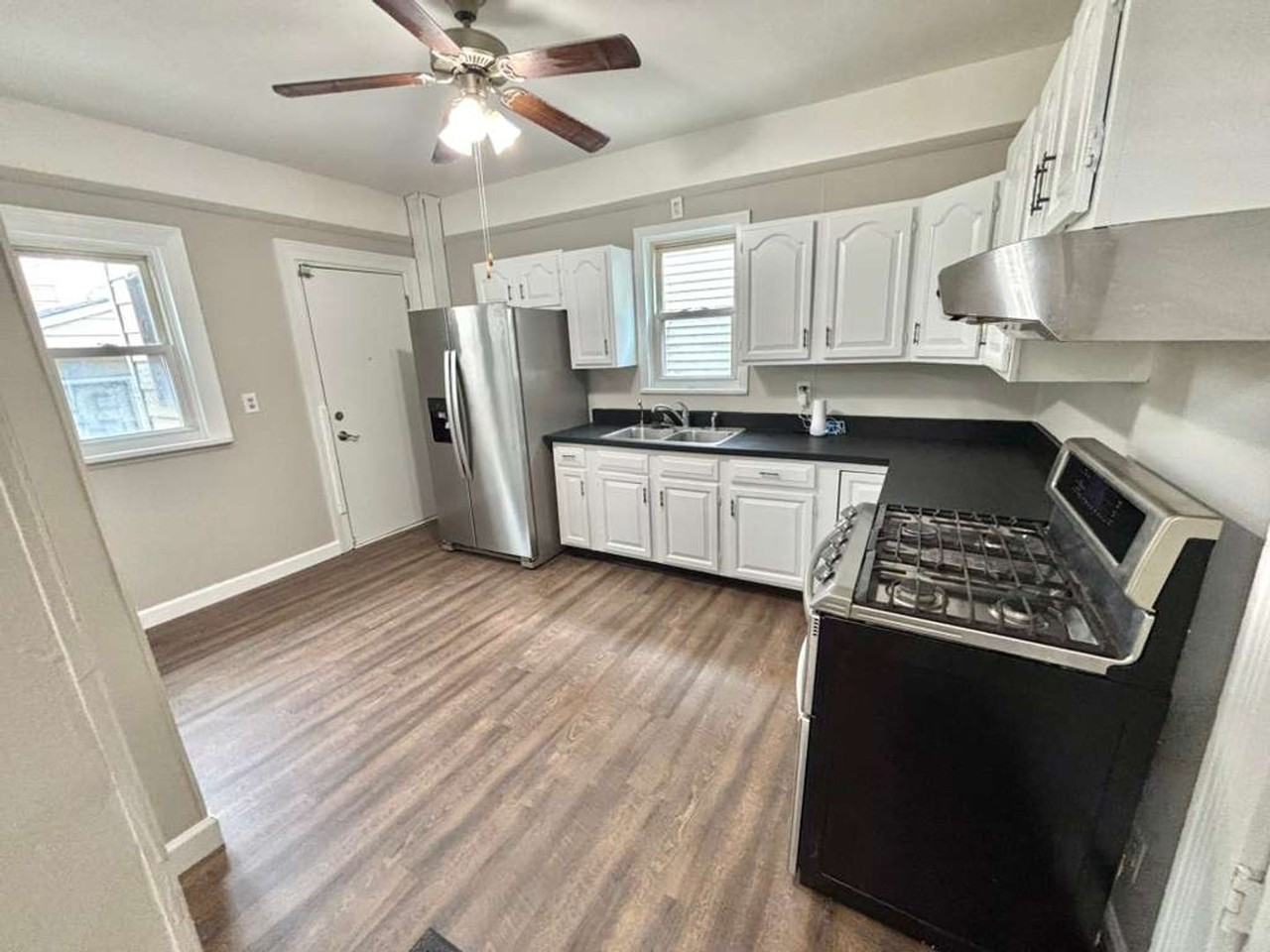 6407 Dibble Ave - Photo 3 of 29