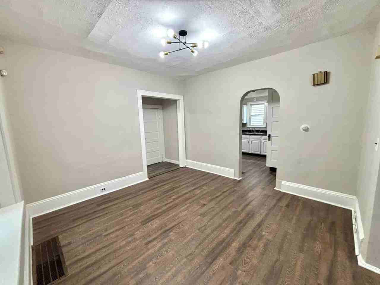 6407 Dibble Ave - Photo 6 of 29