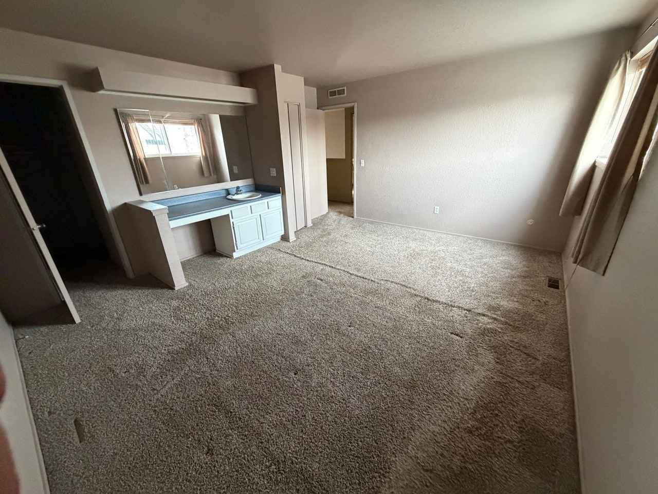 2914 Millice Ave - Photo 3 of 13