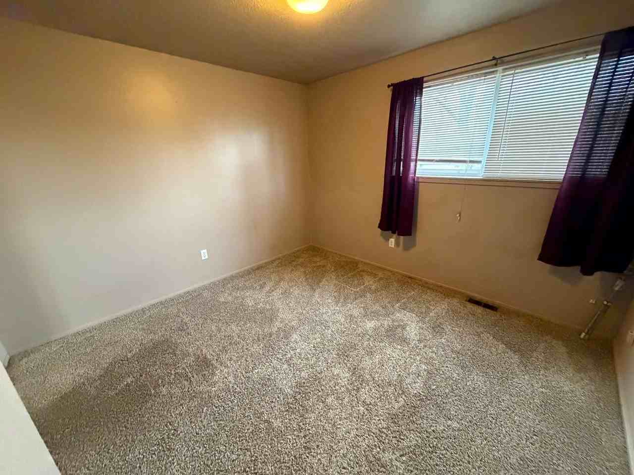 2914 Millice Ave - Photo 5 of 13