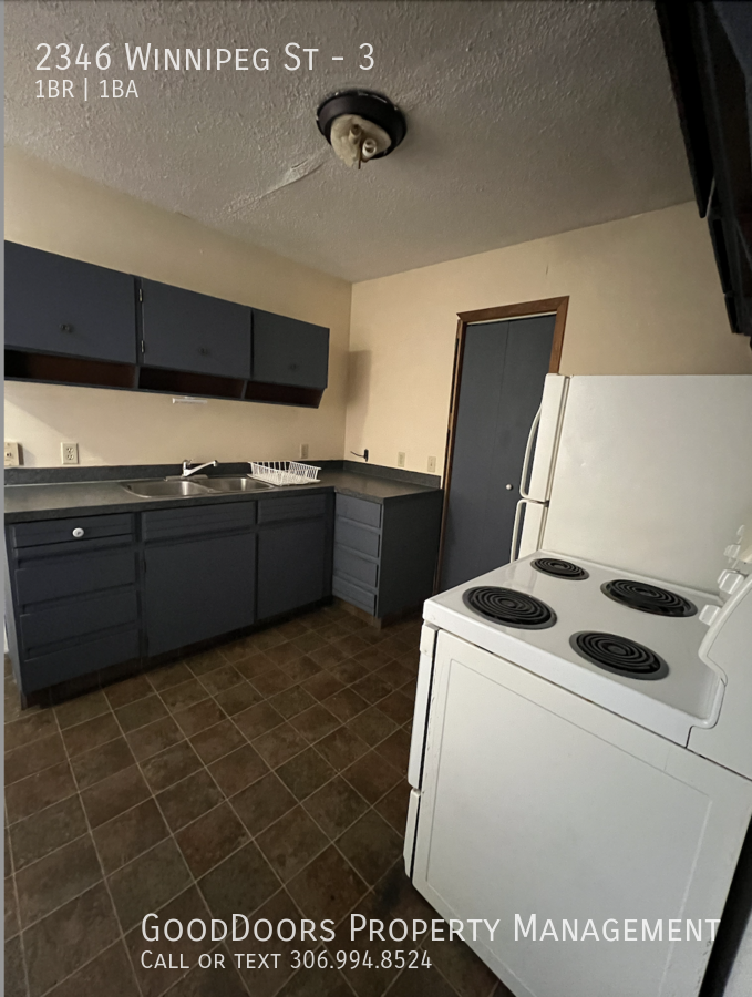2346 Winnipeg St #3 - Photo 7 of 9