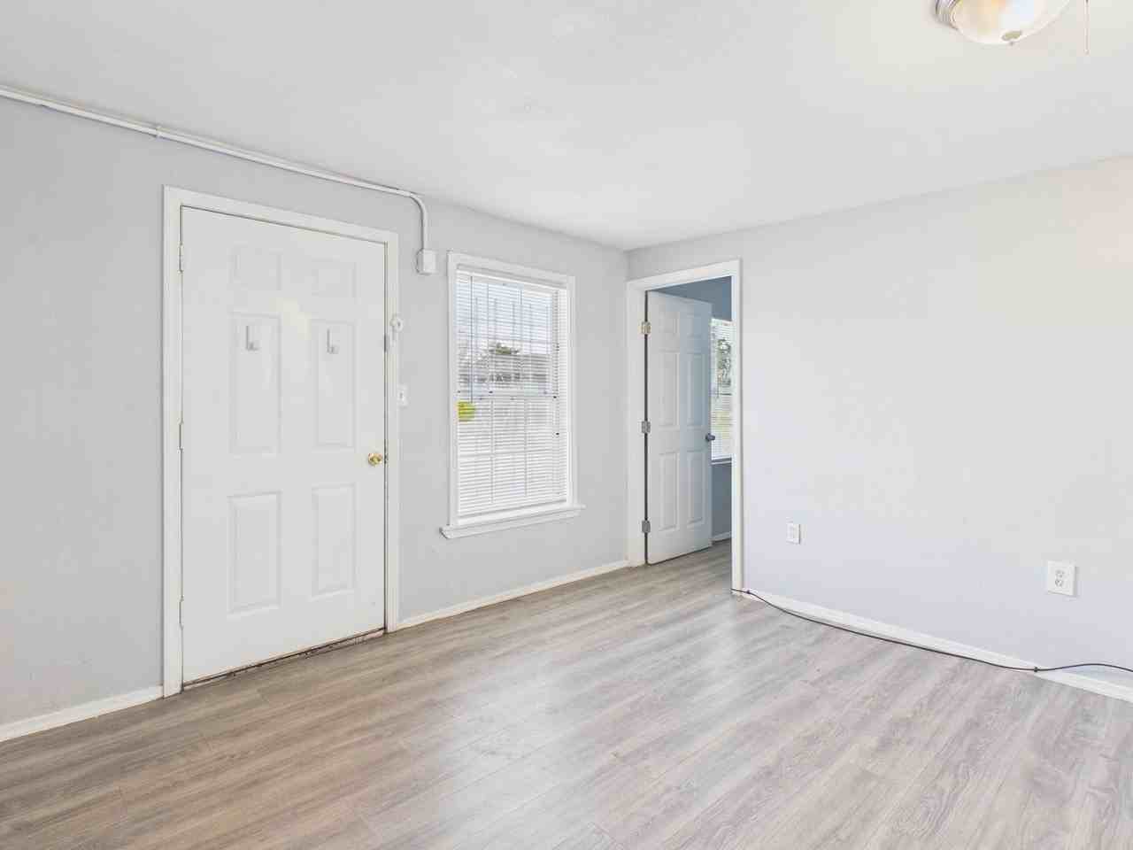 2718 Duncan Dr - Photo 5 of 16