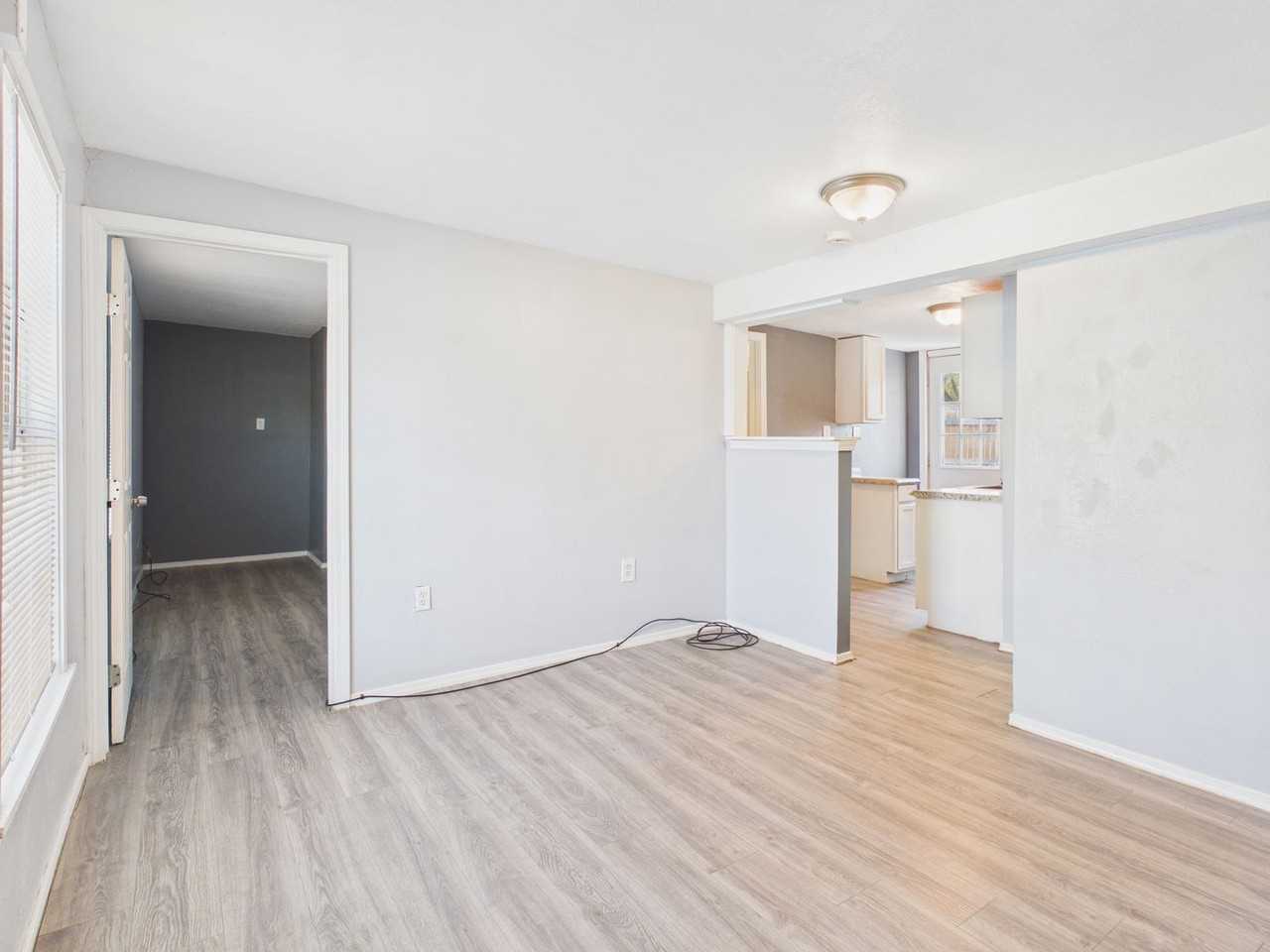 2718 Duncan Dr - Photo 7 of 16