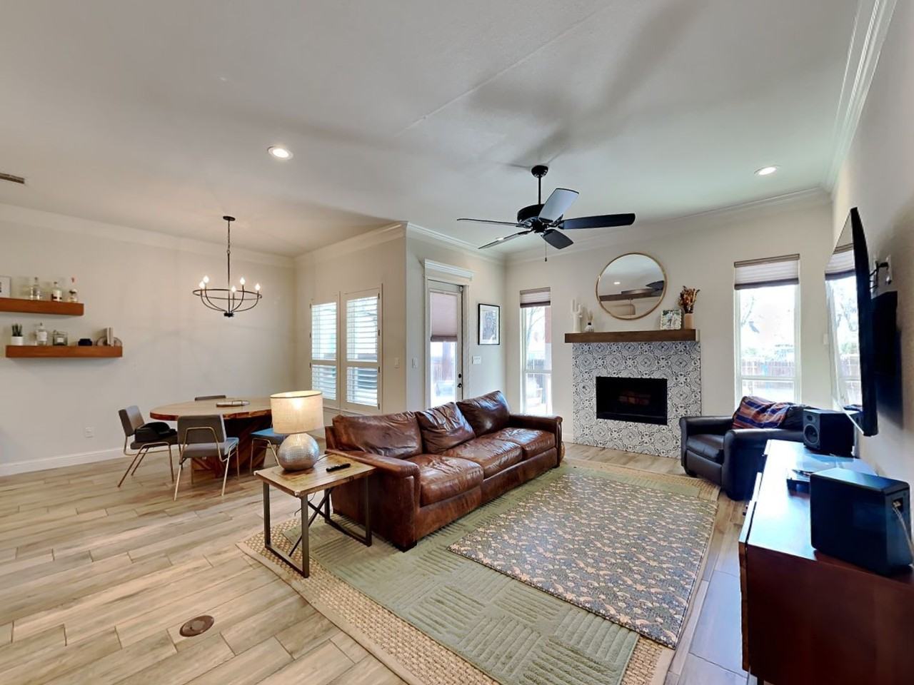 3933 Linden Ave - Photo 2 of 18