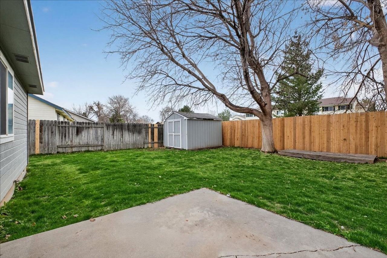 615 N Shady Grove Way - Photo 4 of 17