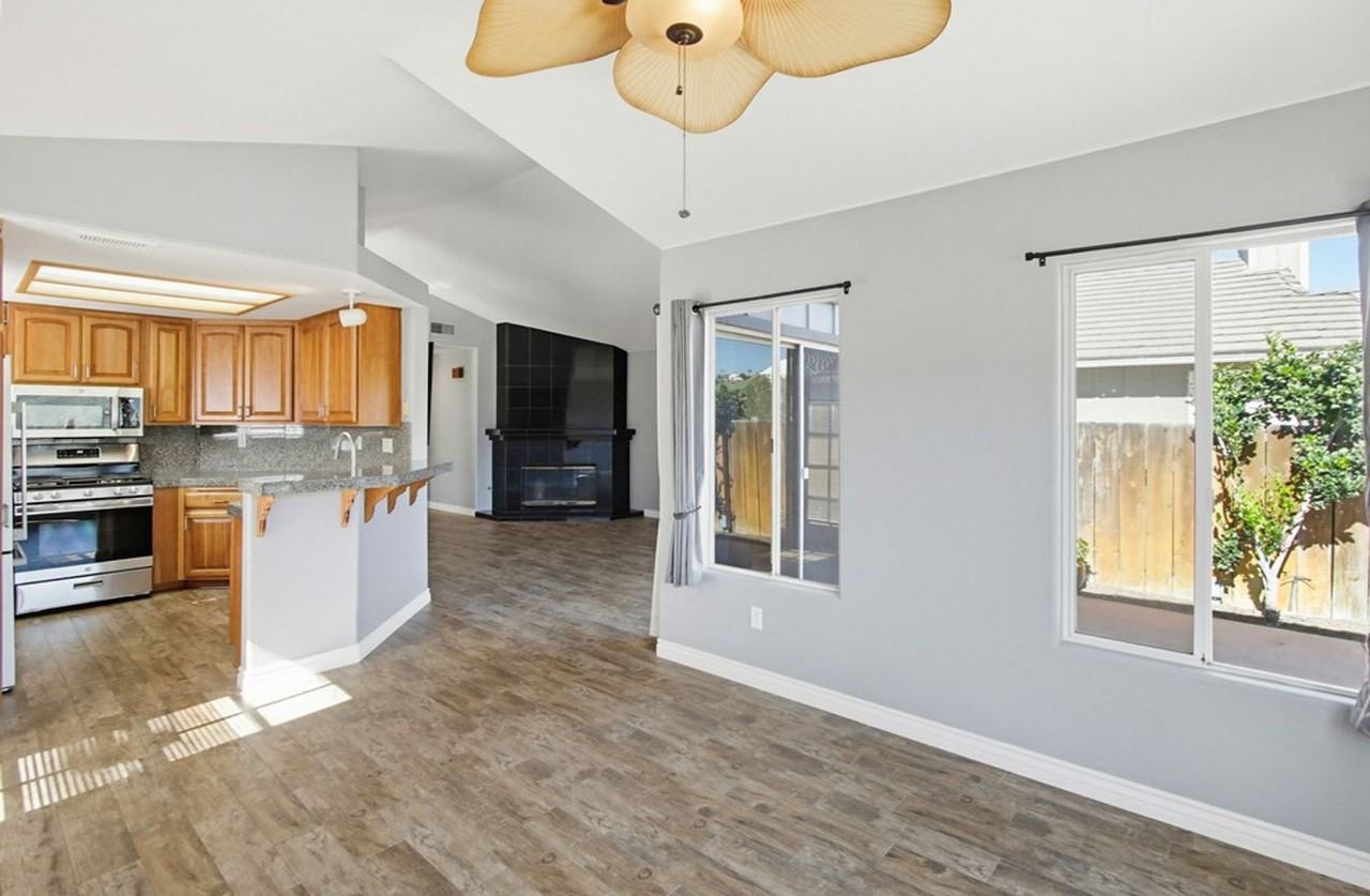 1171 Bitterbush Ln - Photo 3 of 50