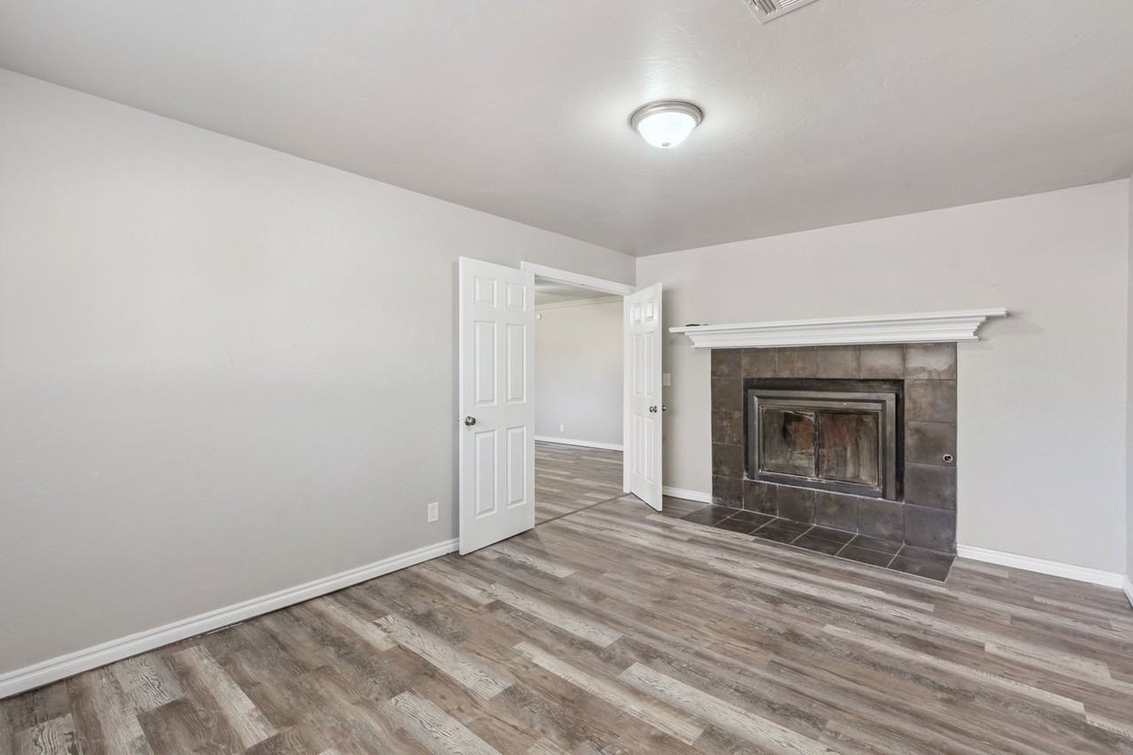 409 Char Ln - Photo 4 of 16