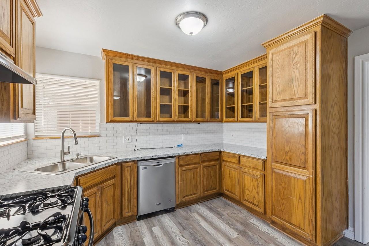 409 Char Ln - Photo 5 of 16