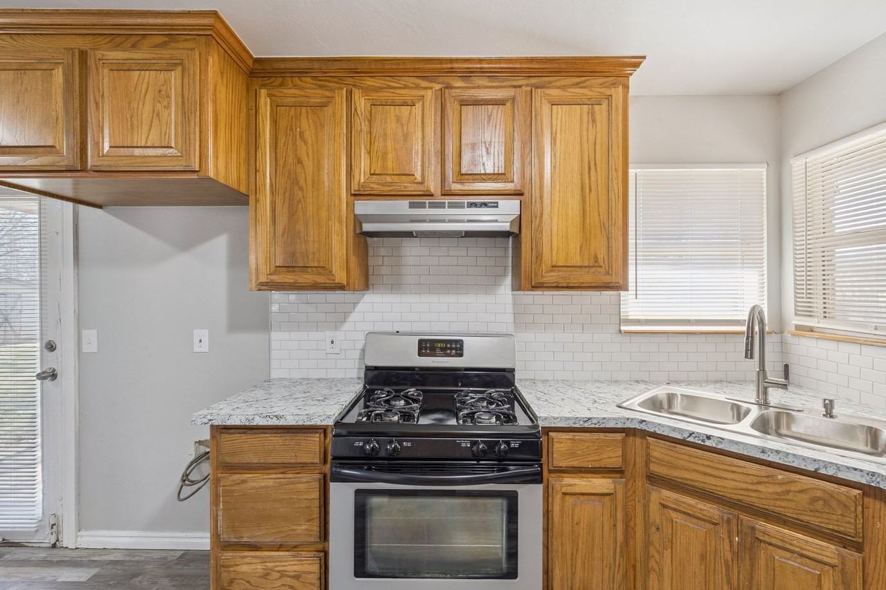 409 Char Ln - Photo 6 of 16