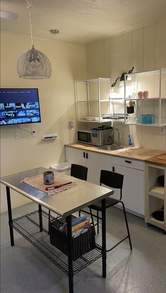 710 N Market St #A - Photo 4 of 9