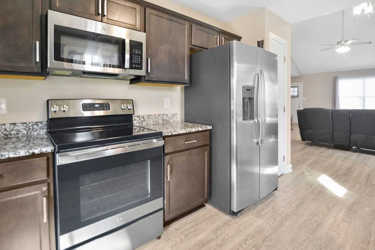 853 Lutz Ln - Photo 6 of 14