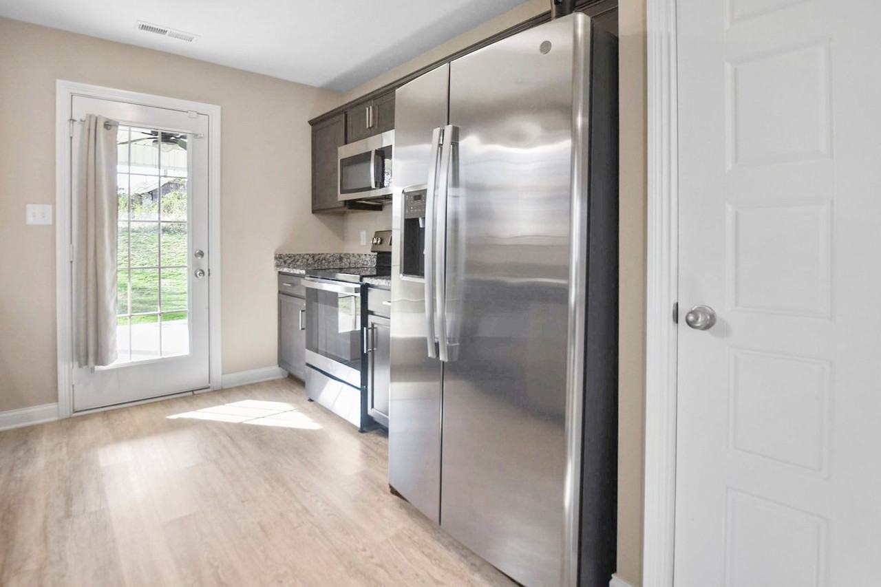 853 Lutz Ln - Photo 7 of 14