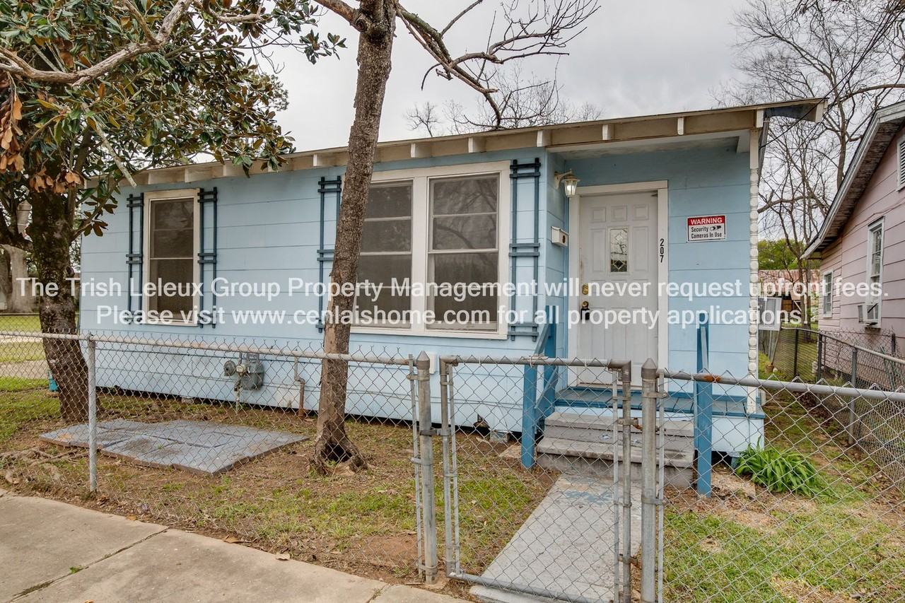 207 Lakeview St - Photo 2 of 11