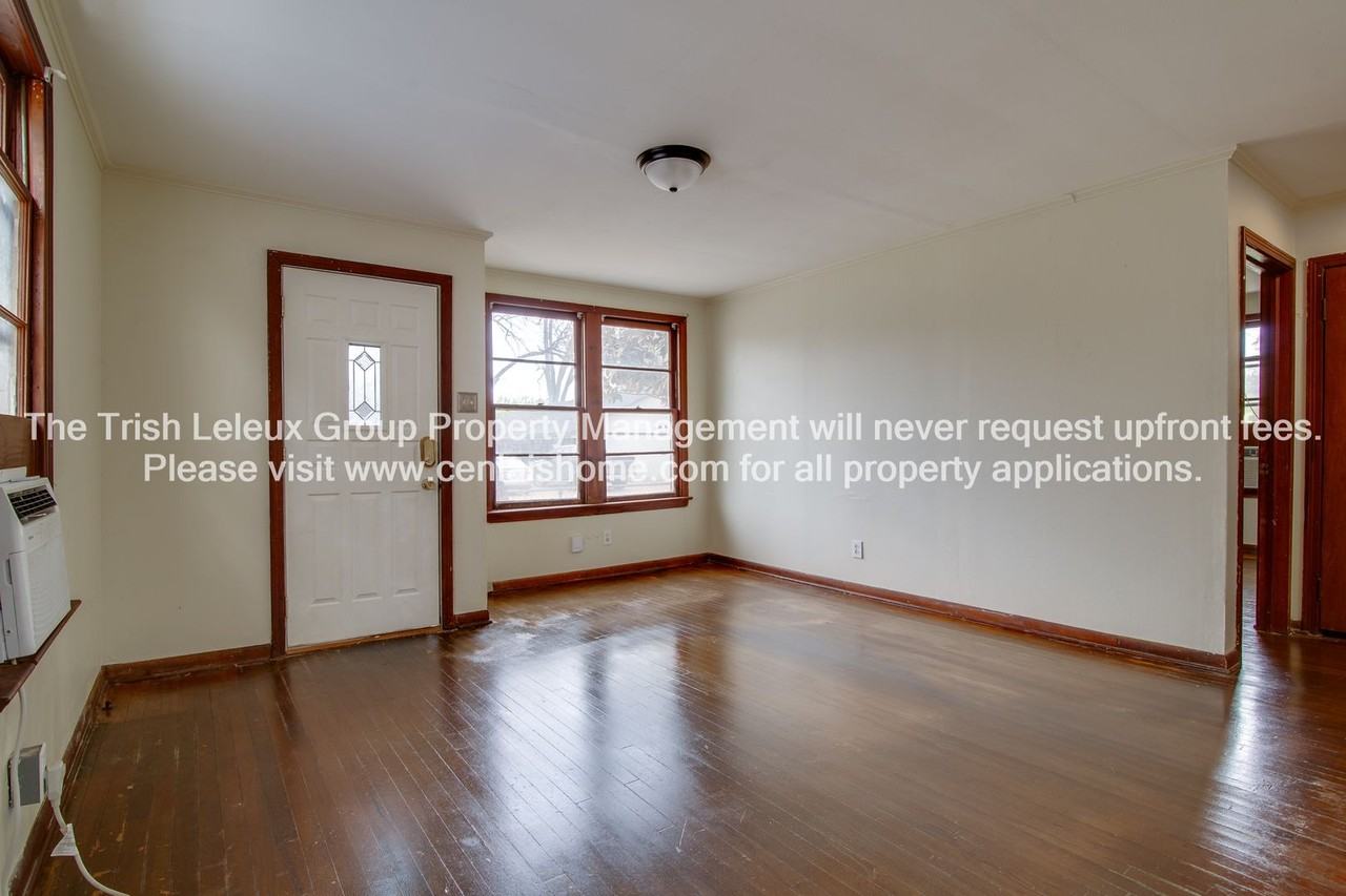 207 Lakeview St - Photo 4 of 11
