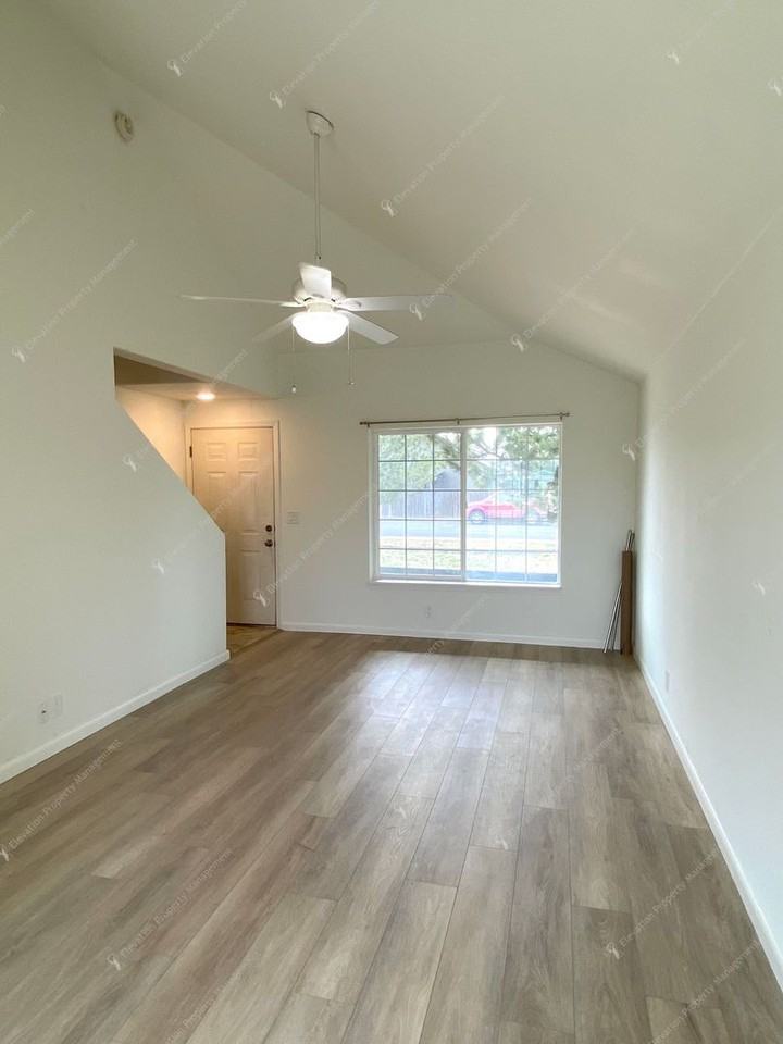 2825 Sw Umatilla Ave - Photo 3 of 24