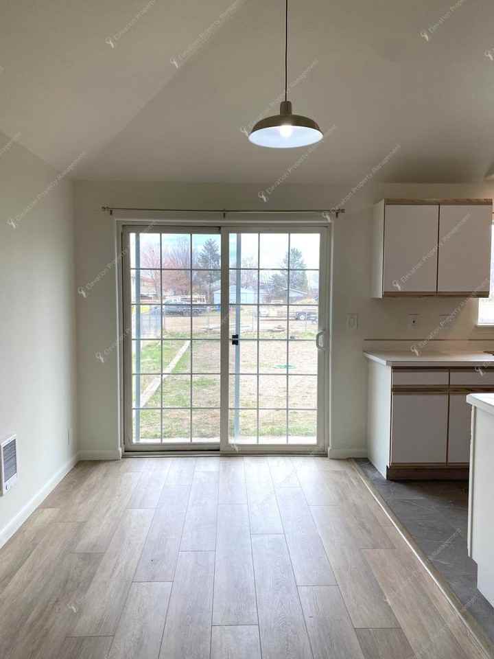 2825 Sw Umatilla Ave - Photo 4 of 24