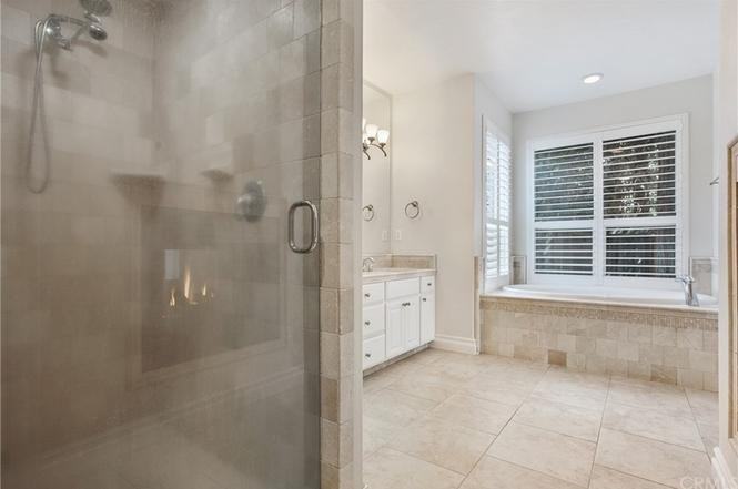 3329 Canterbury Ct #NA - Photo 3 of 14