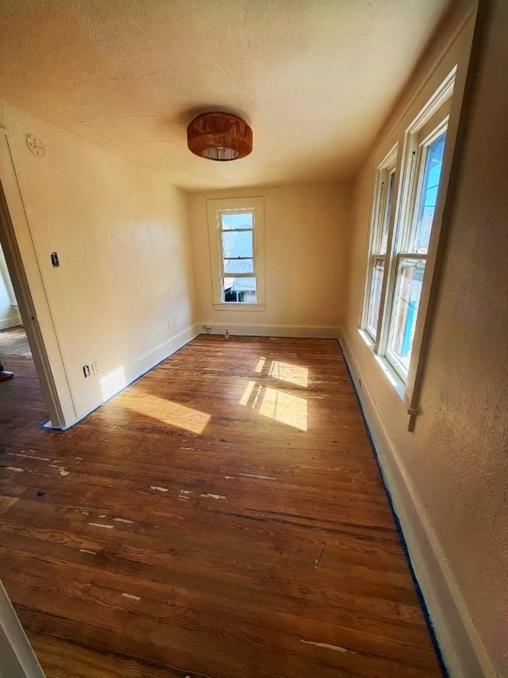 1044 9th Ave N #1044 - Photo 5 of 9