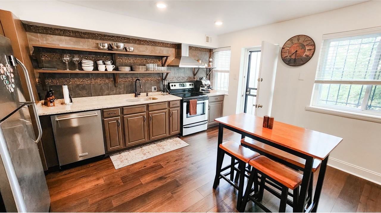 2223 Payne Ter Se - Photo 4 of 17