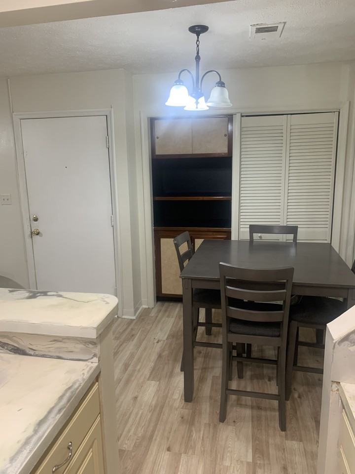 131 Davenport Ct #131 - Photo 2 of 10