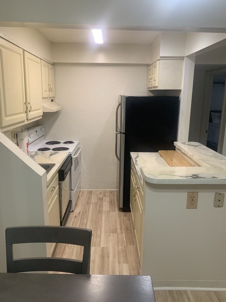 131 Davenport Ct #131 - Photo 3 of 10