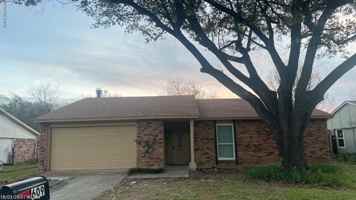 featured image of 609 Live Oak Dr