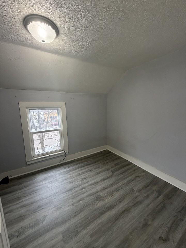 214 S 8th St #2 - Photo 3 of 8