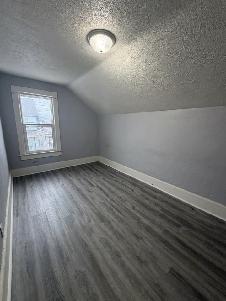 214 S 8th St #2 - Photo 7 of 8