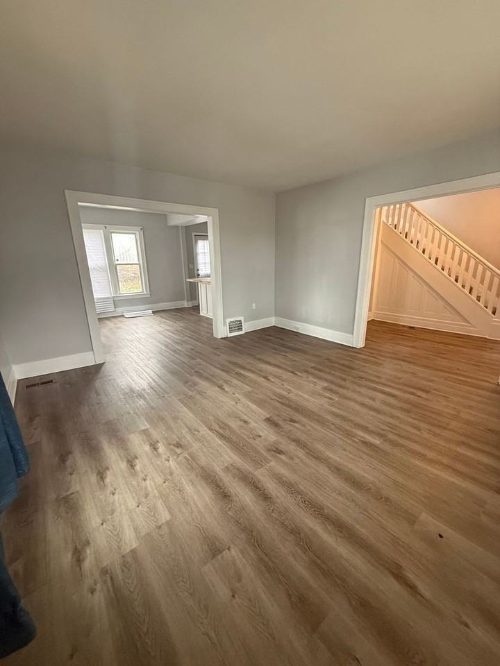 125 Jones St - Photo 2 of 9