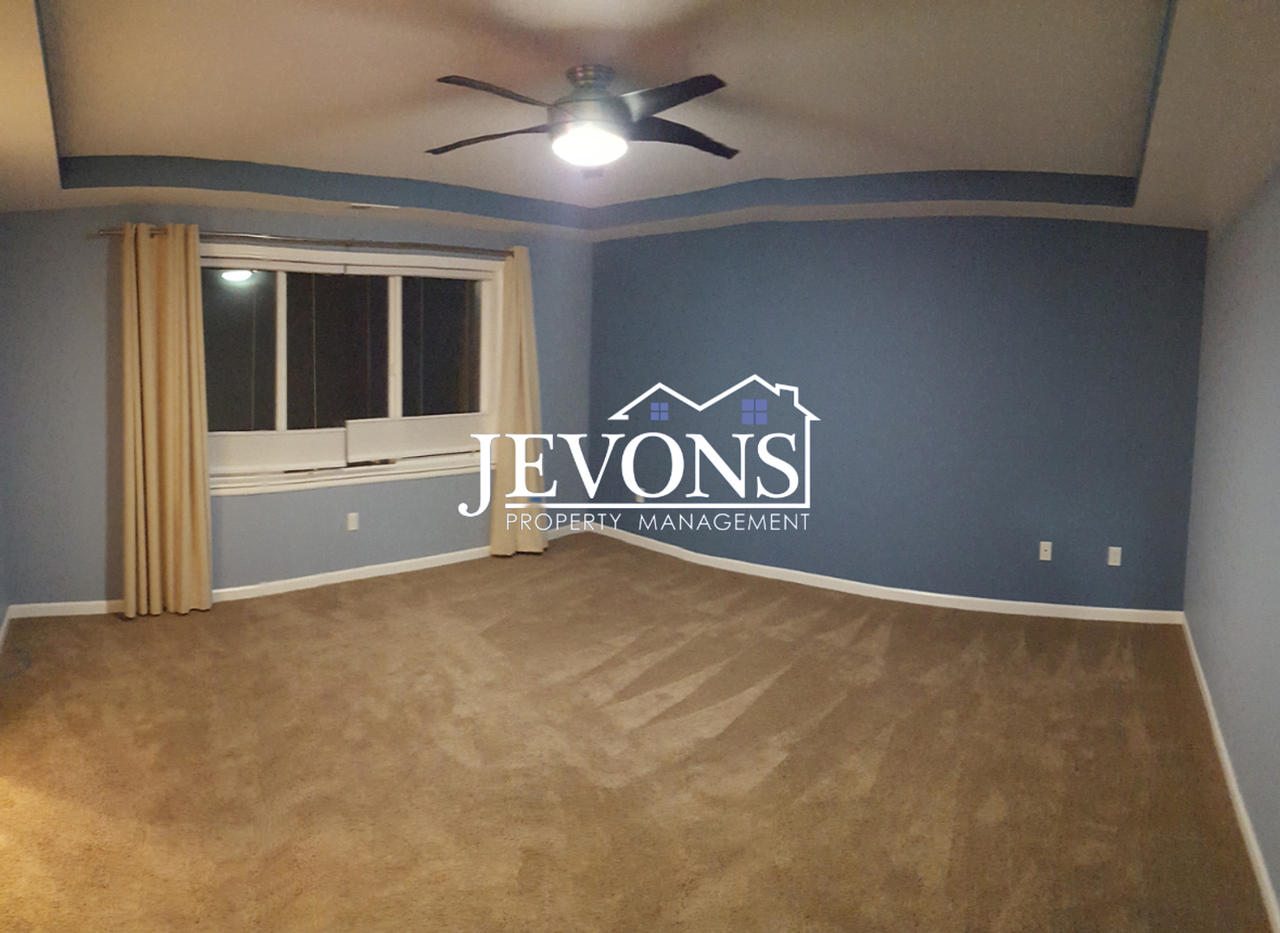 1833 10th Ave Ne - Photo 6 of 16