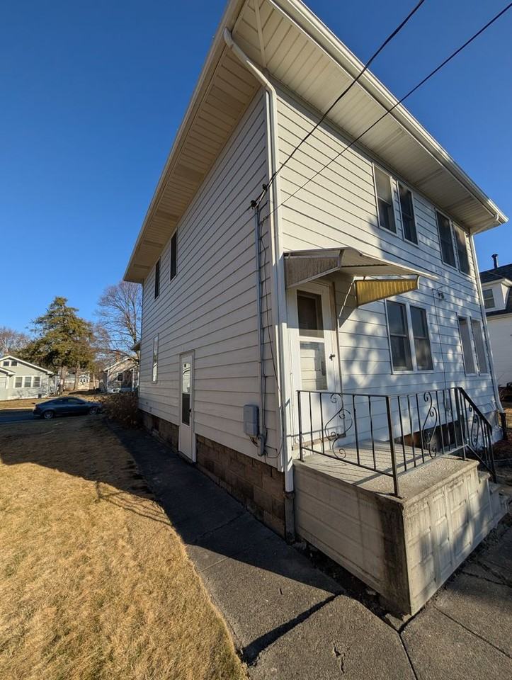 1612 35th St - Photo 5 of 7