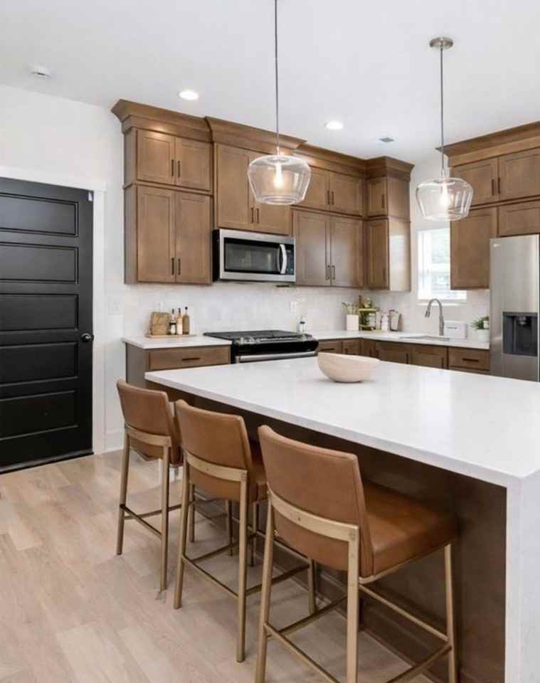 719 E Chestnut St - Photo 5 of 22