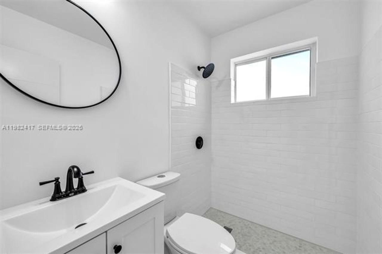 104 Sw 7th St - Photo 4 of 26