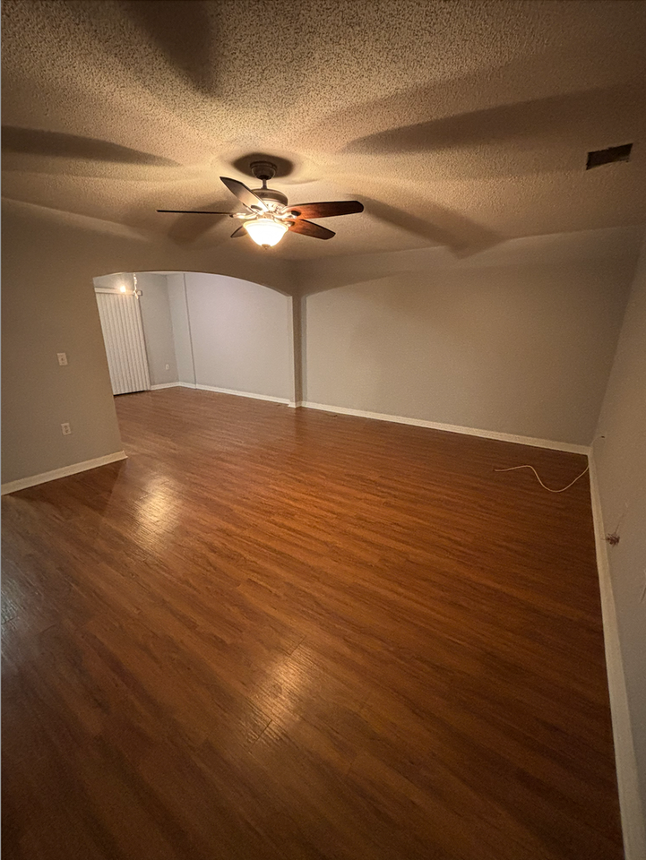 4679 Ashburn Square Dr - Photo 5 of 24