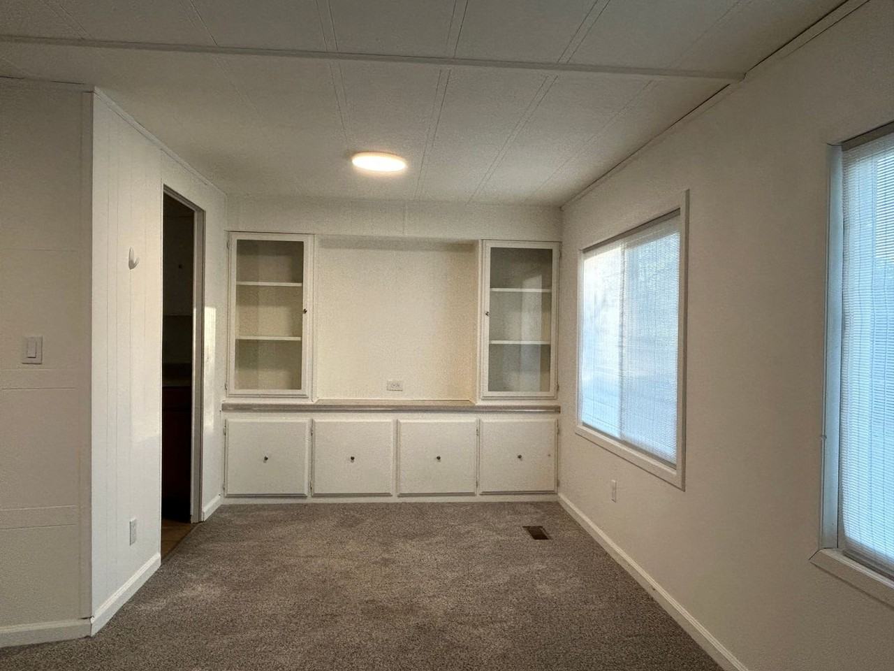 452 Silver Leaf Dr - Photo 4 of 15