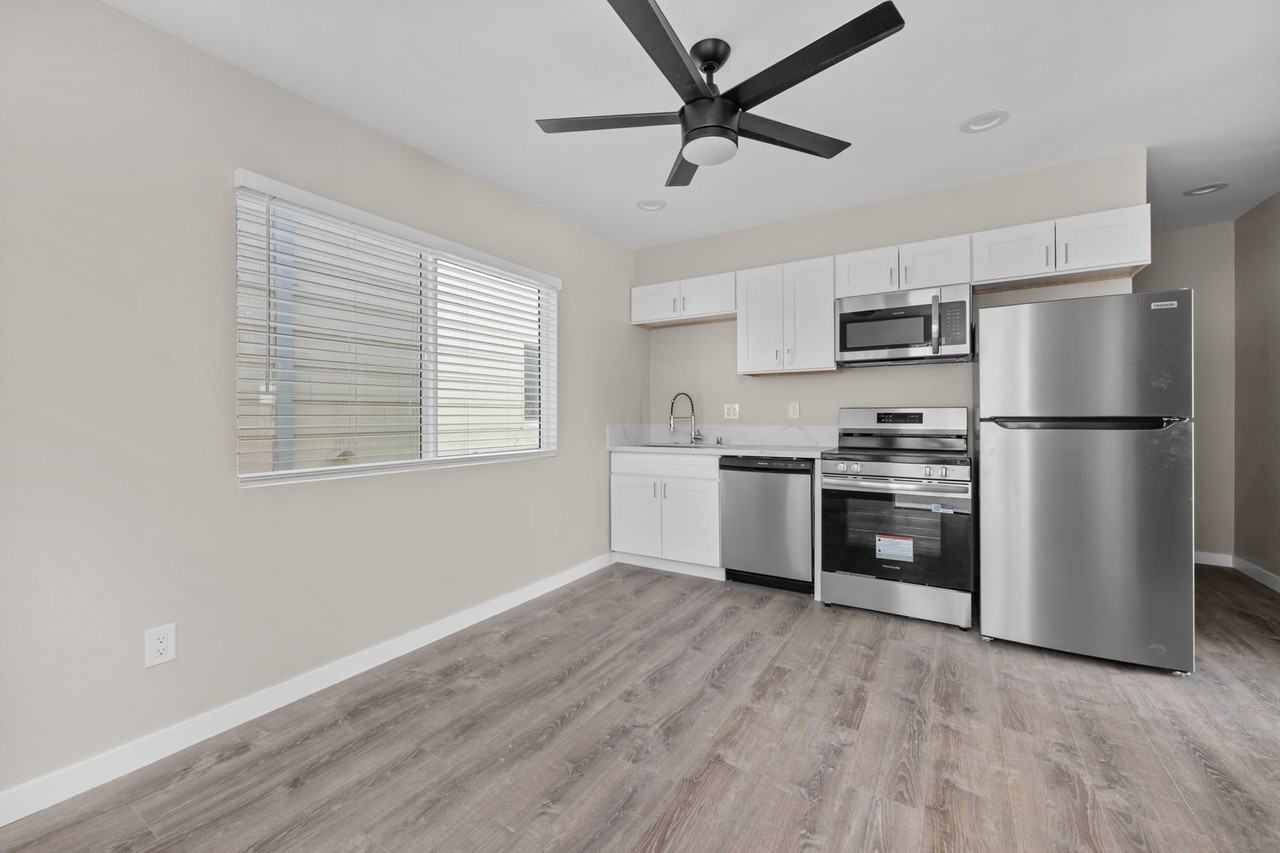 4924 Tierra Baja Way - Photo 2 of 10