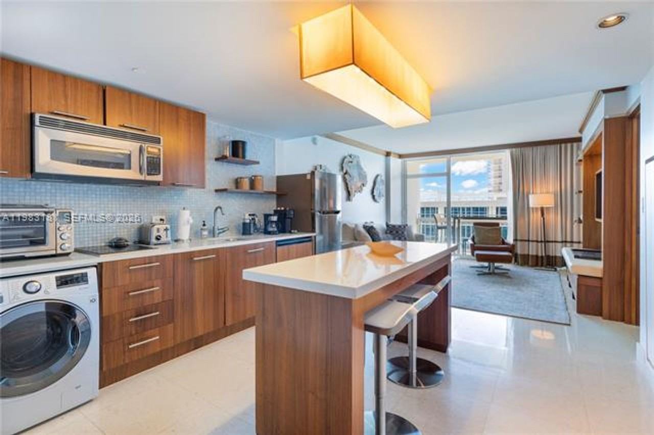 6801 6801 Collins Ave appt 610 Door #612 - Photo 5 of 32