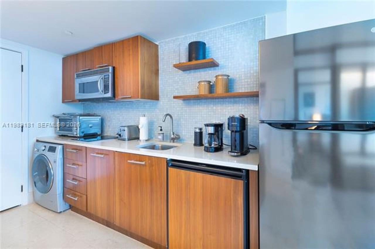 6801 6801 Collins Ave appt 610 Door #612 - Photo 7 of 32