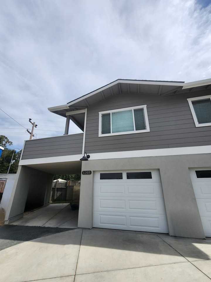 1203 Russ Ct - Photo 2 of 17