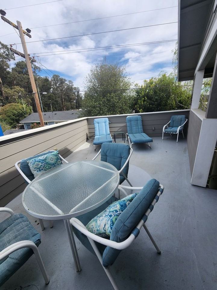 1203 Russ Ct - Photo 3 of 17