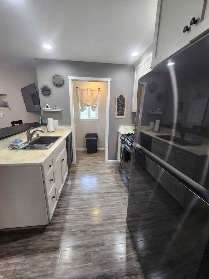 1203 Russ Ct - Photo 7 of 17