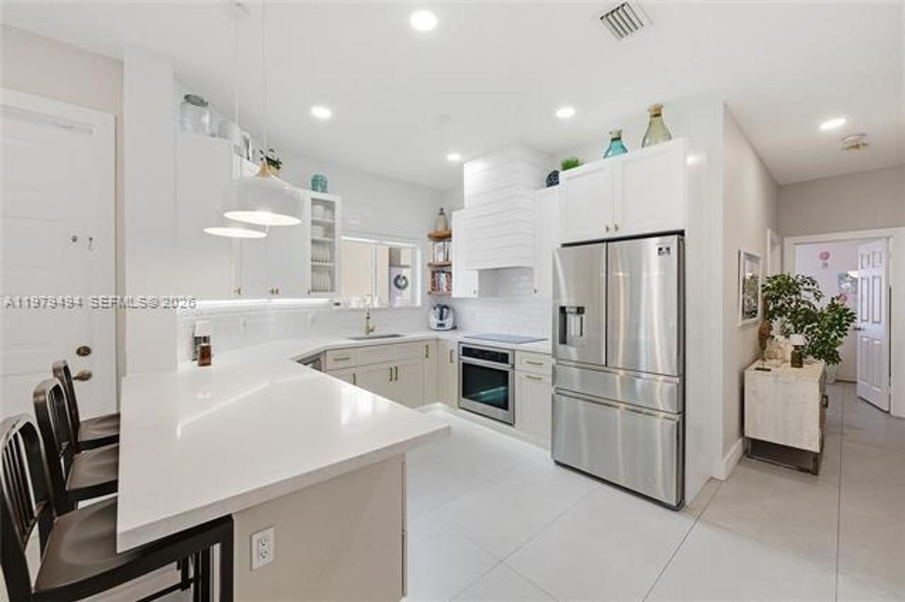 1166 1166 SW 158th Way th 4-6 #6 - Photo 5 of 29